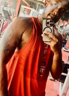 Kasun De Silva - Acompañantes masculino in Dubai Photo 1 of 1