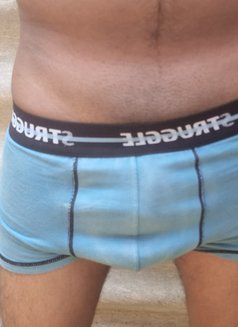 Kasun for Genuine Ladies - Male escort in Colombo Photo 5 of 5