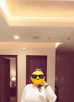 Kat - escort in Hyderabad Photo 2 of 2