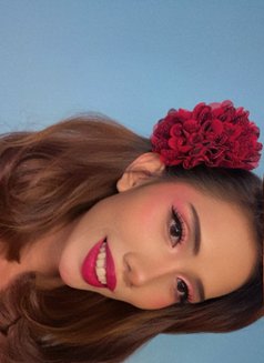 Kat Sanderland - Transsexual escort in Manila Photo 8 of 11
