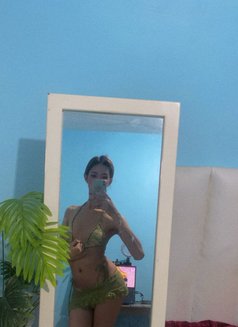 Kat Sanderland - Transsexual escort in Manila Photo 11 of 11