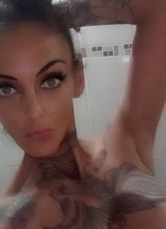 Kat - masseuse in Johannesburg Photo 1 of 2