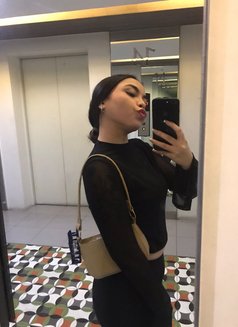 Kat Wei Lim - escort in Manila Photo 2 of 4