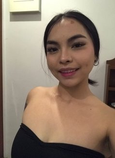 Kat Wei Lim - escort in Manila Photo 3 of 4