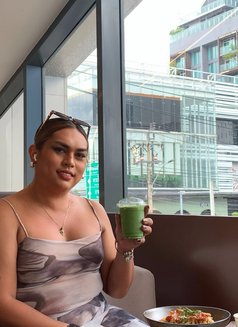 Kat Zana - Transsexual escort in Bangkok Photo 1 of 20