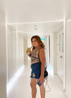 Kat Zana - Transsexual escort in Bangkok Photo 2 of 20
