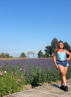 Kat Zana - Transsexual escort in Bangkok Photo 19 of 20