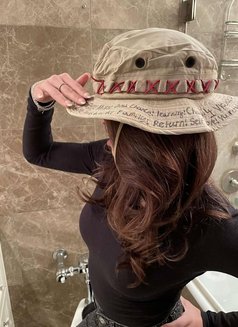 Kate - escort in Amsterdam Photo 2 of 3