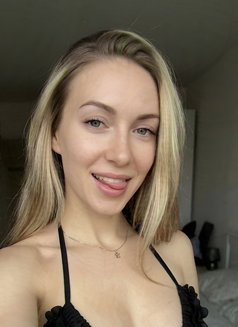 Lina - escort in Ko Samui Photo 4 of 9