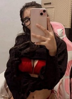 Kate - puta in Busan Photo 1 of 2