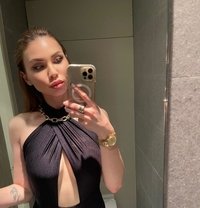 Kate - puta in Singapore