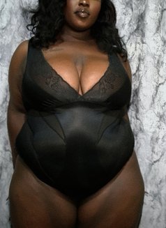 Kate - escort in Nairobi Photo 2 of 4
