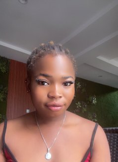 Kate - escort in Riyadh Photo 2 of 4