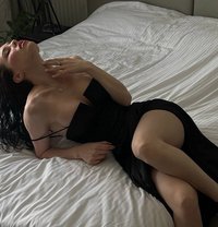 Kate Real Top - puta in Dubai