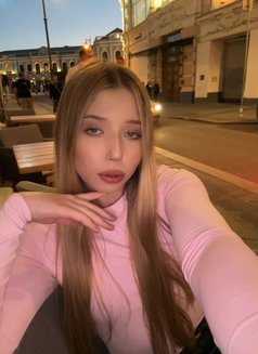 Kate - escort in Bangkok Photo 5 of 7