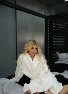 Kate - escort in Bangkok Photo 14 of 24