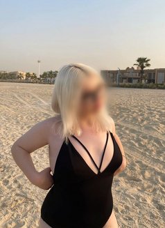 Kate - escort in Dubai Photo 4 of 10
