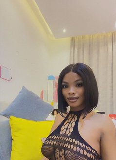 Kate - escort in Abu Dhabi Photo 3 of 7