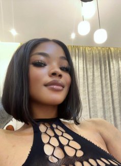 Kate - escort in Abu Dhabi Photo 4 of 7