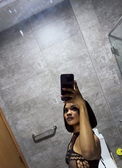 Kate - escort in Abu Dhabi Photo 6 of 7