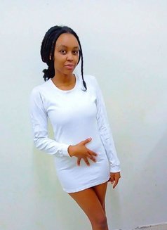 Kate - puta in Riyadh Photo 2 of 3