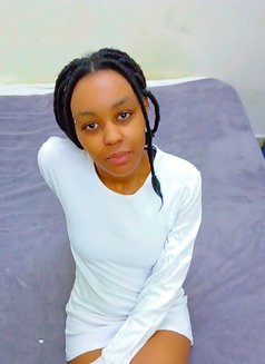 Kate - puta in Riyadh Photo 3 of 3