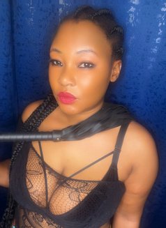 Kate - escort in Noida Photo 5 of 10