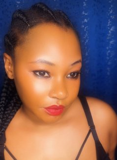 Kate - escort in Noida Photo 9 of 10