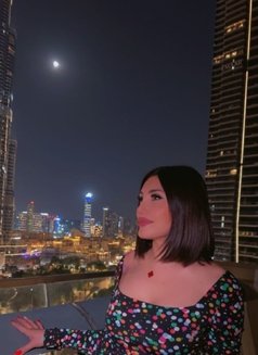 Kate - puta in Dubai Photo 4 of 8