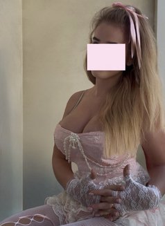 Katerina - escort in Al Manama Photo 18 of 19