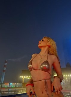 Katerina - puta in Dubai Photo 4 of 7