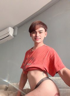 Kath - Transsexual escort in Malta Photo 5 of 8