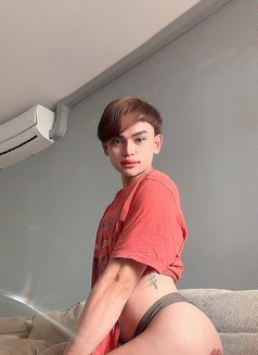 Kath - Transsexual escort in Malta Photo 6 of 8