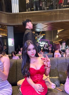 Katherine - puta in Jakarta Photo 6 of 8