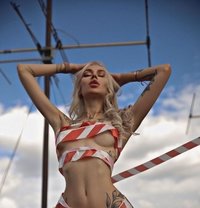 Katherine - escort in Dubai Photo 1 of 9