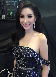 Katherine - escort in Osaka Photo 11 of 16