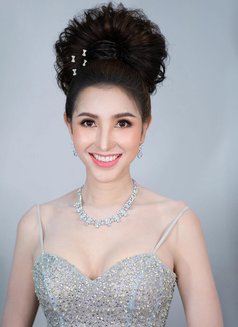 Katherine - escort in Osaka Photo 13 of 16