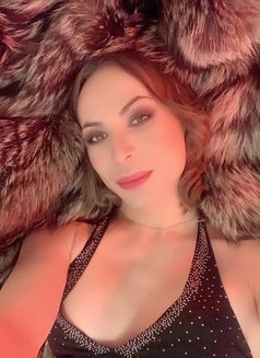 Katherine Ts - Transsexual escort in London Photo 8 of 13