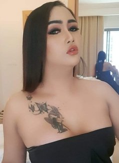 Kathleen - Transsexual escort in Dubai Photo 2 of 6