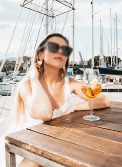 Kathryn - escort in Bhopal Photo 17 of 21