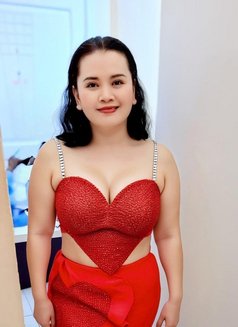 Kathy🦋🦋ASIAN AGENCY in Burdubai - companion in Dubai Photo 6 of 11