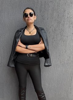 Kathy - dominatrix in İstanbul Photo 5 of 6