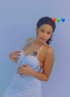 Kathy - escort in Riyadh Photo 2 of 4