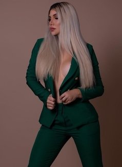 Kathy21y, Busty Blonde Latino - puta in Dubai Photo 13 of 15