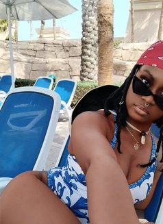 Kathyy - escort in Dubai Photo 2 of 4