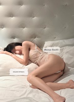 KATHYY - escort in Seoul Photo 15 of 17