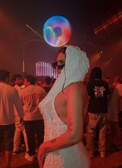 Kati - Transsexual escort in Beirut Photo 9 of 17