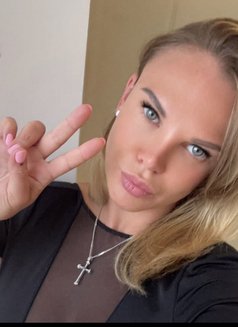 Kati - puta in Singapore Photo 1 of 4