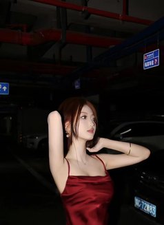 Katia - escort in Guangzhou Photo 2 of 4