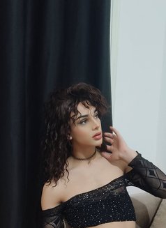 Katia - Transsexual escort in Beirut Photo 4 of 5